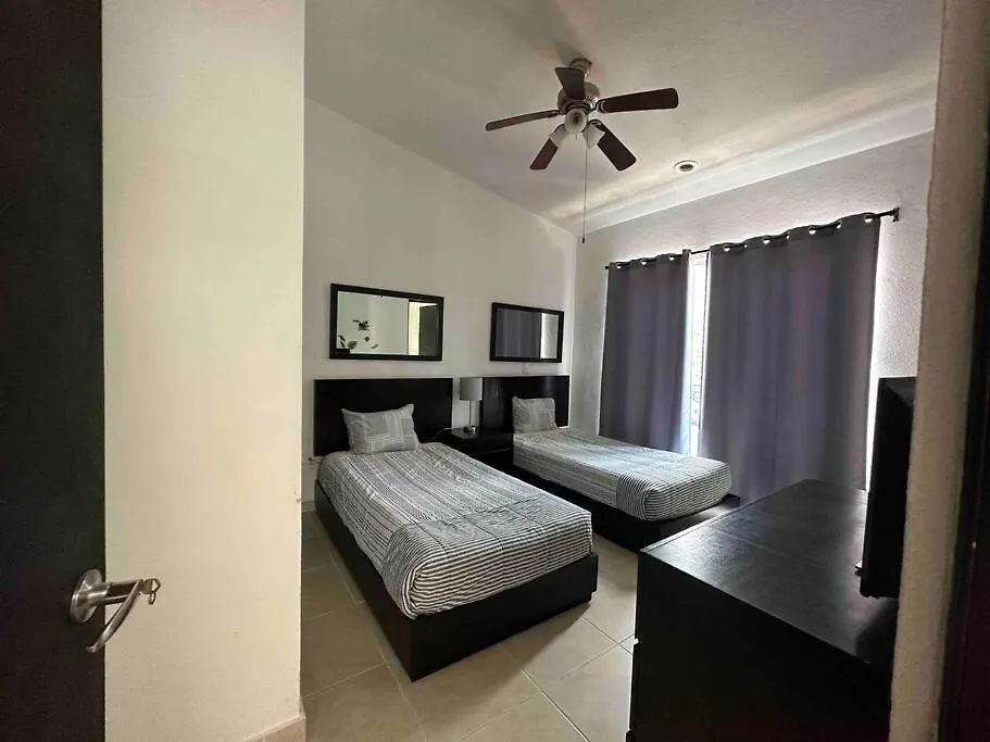 Apartmán G302 - Perfectly Located Penthouse With Heated Pool! Playa del Carmen 0*,  Mexiko