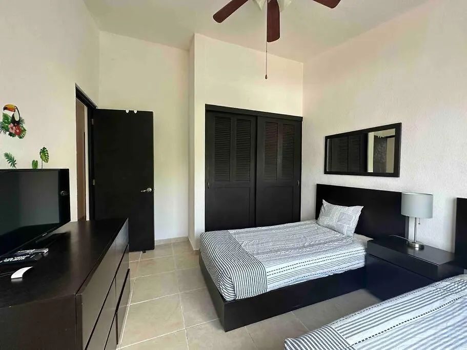 G302 - Perfectly Located Penthouse With Heated Pool! Apartment Playa del Carmen 0*,